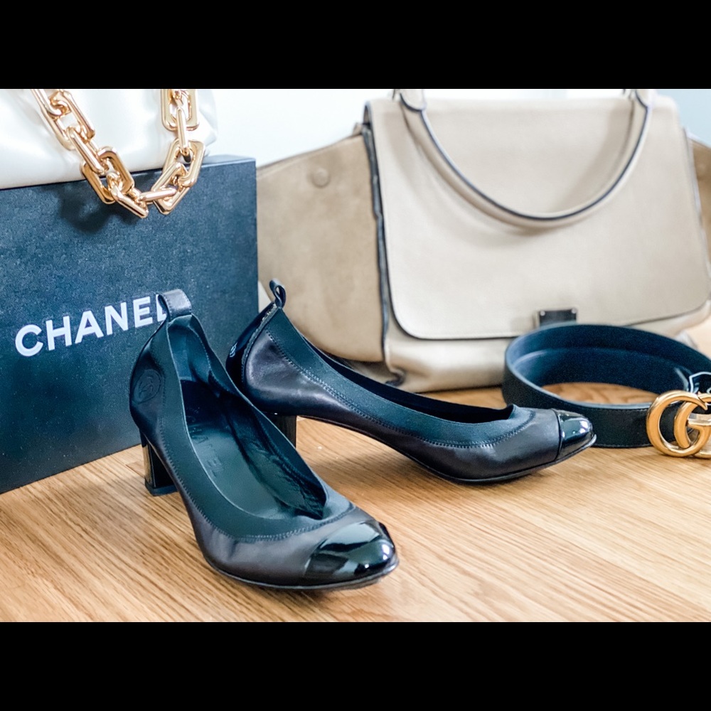Black leather pumps.
